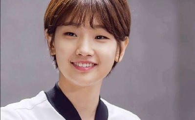 A picture of Park So-dam smiling.